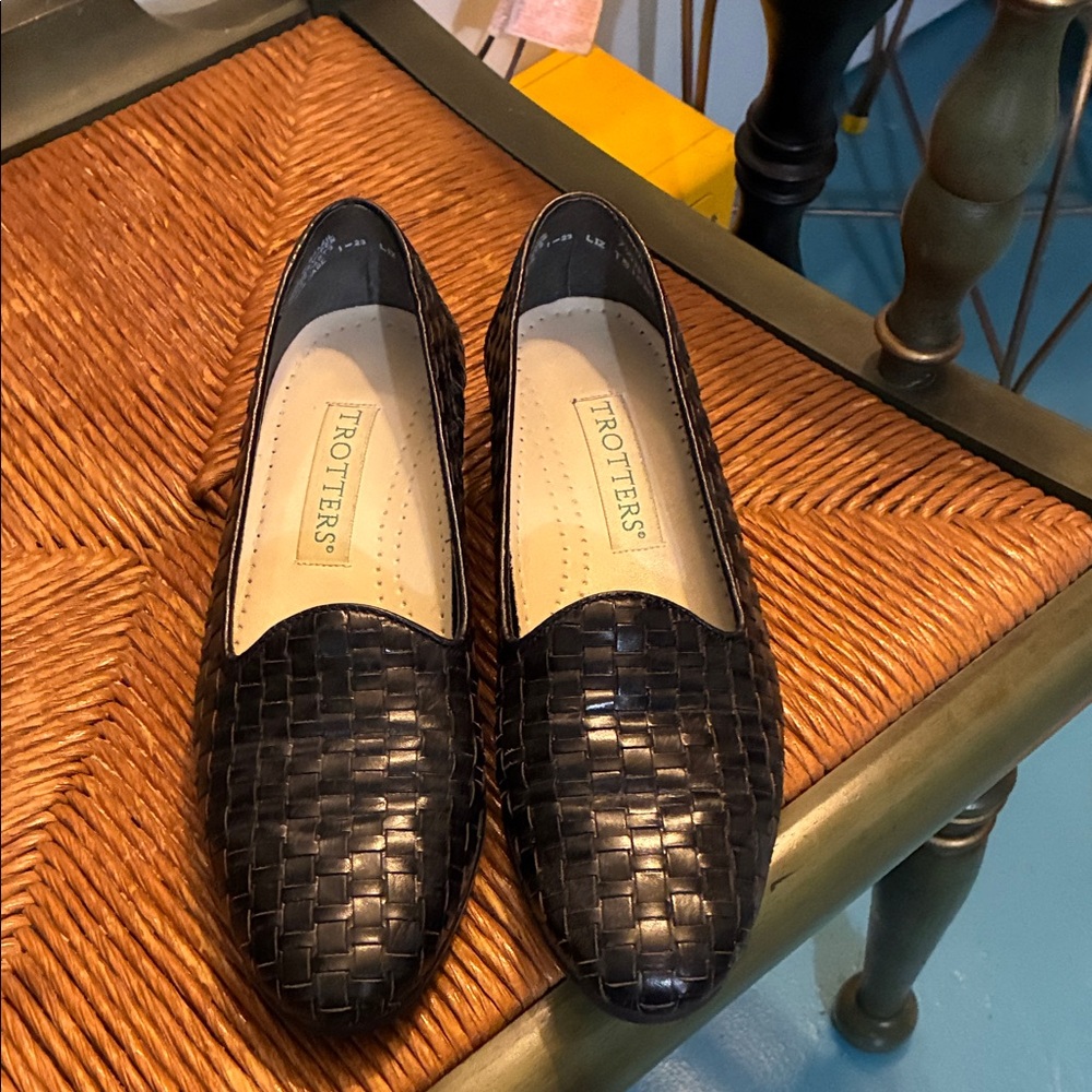 Trotters Black Woven Flats